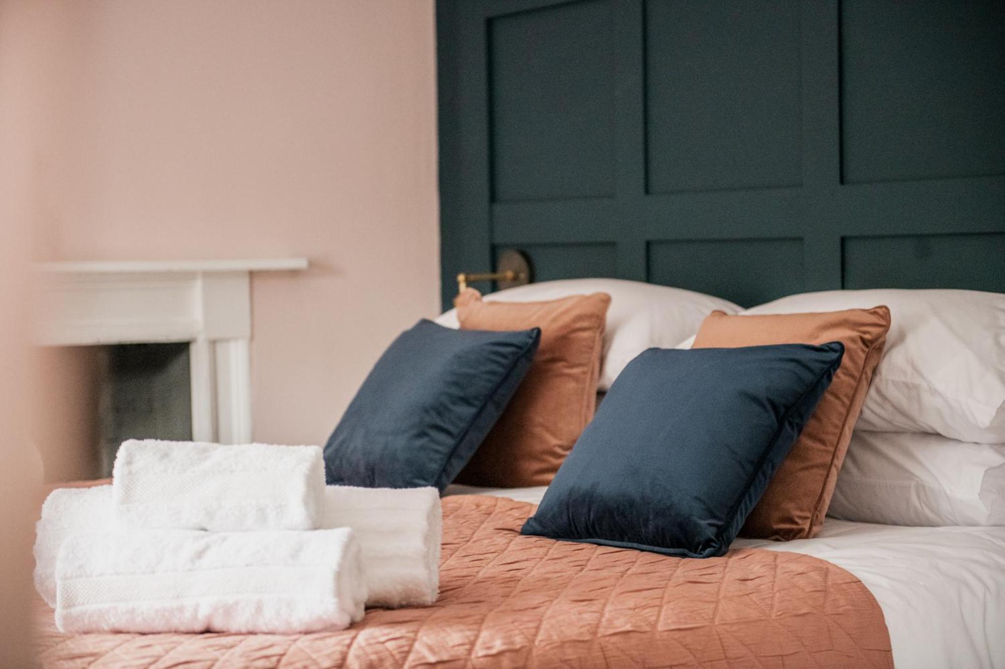 The Heathcock Boutique Hotel - Room 3 كارديف المظهر الخارجي الصورة